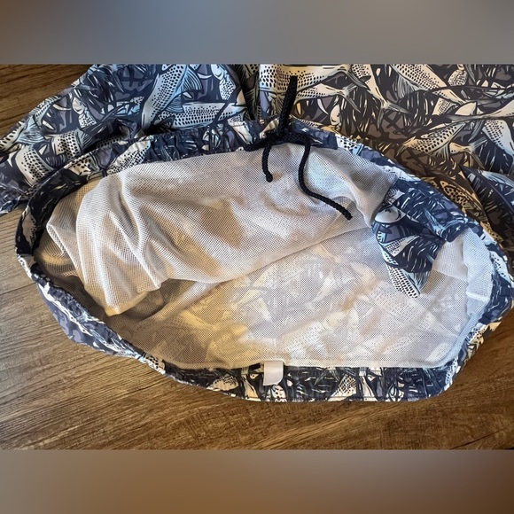 Vineyard Vines Fish Swim Trunks Size XXL Board Shorts Blue All Over Print‎ C29 - Picture 6 of 11